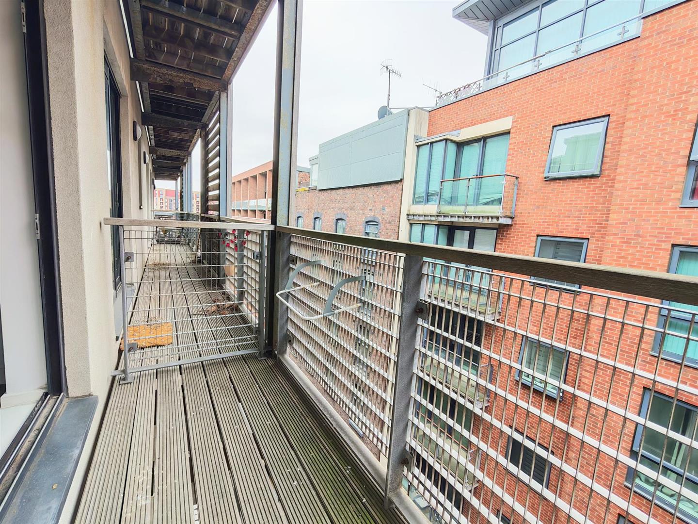 Chandlers Wharf, 31 Cornhill
